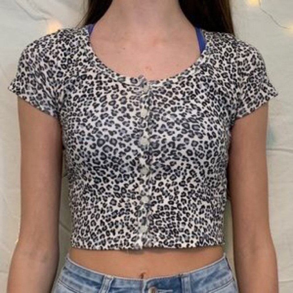 COPY - BRANDY MELVILLE CHEETAH T SHIRT